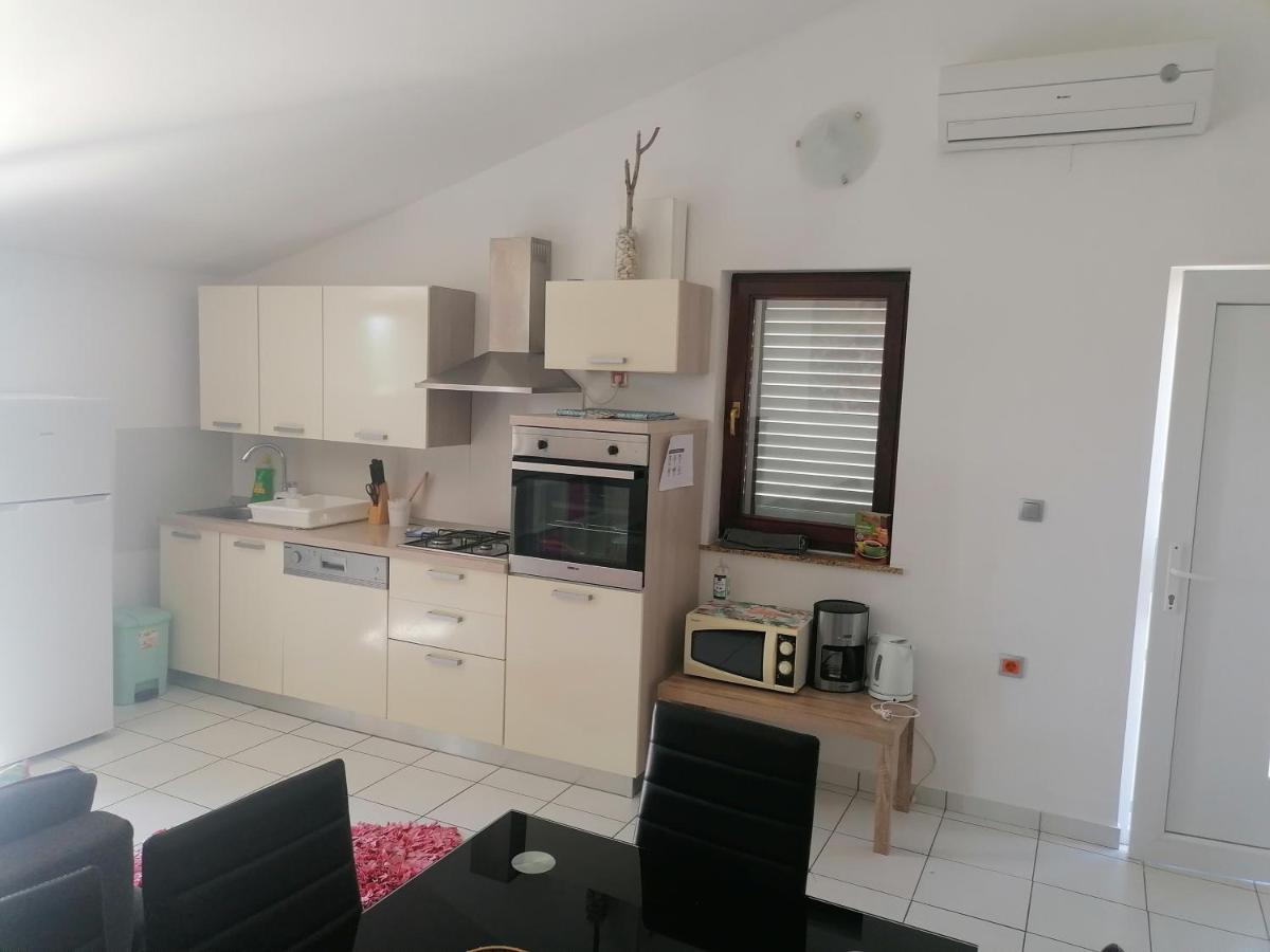דירות Sveti Vid-Miholjice Apartman Vil מראה חיצוני תמונה