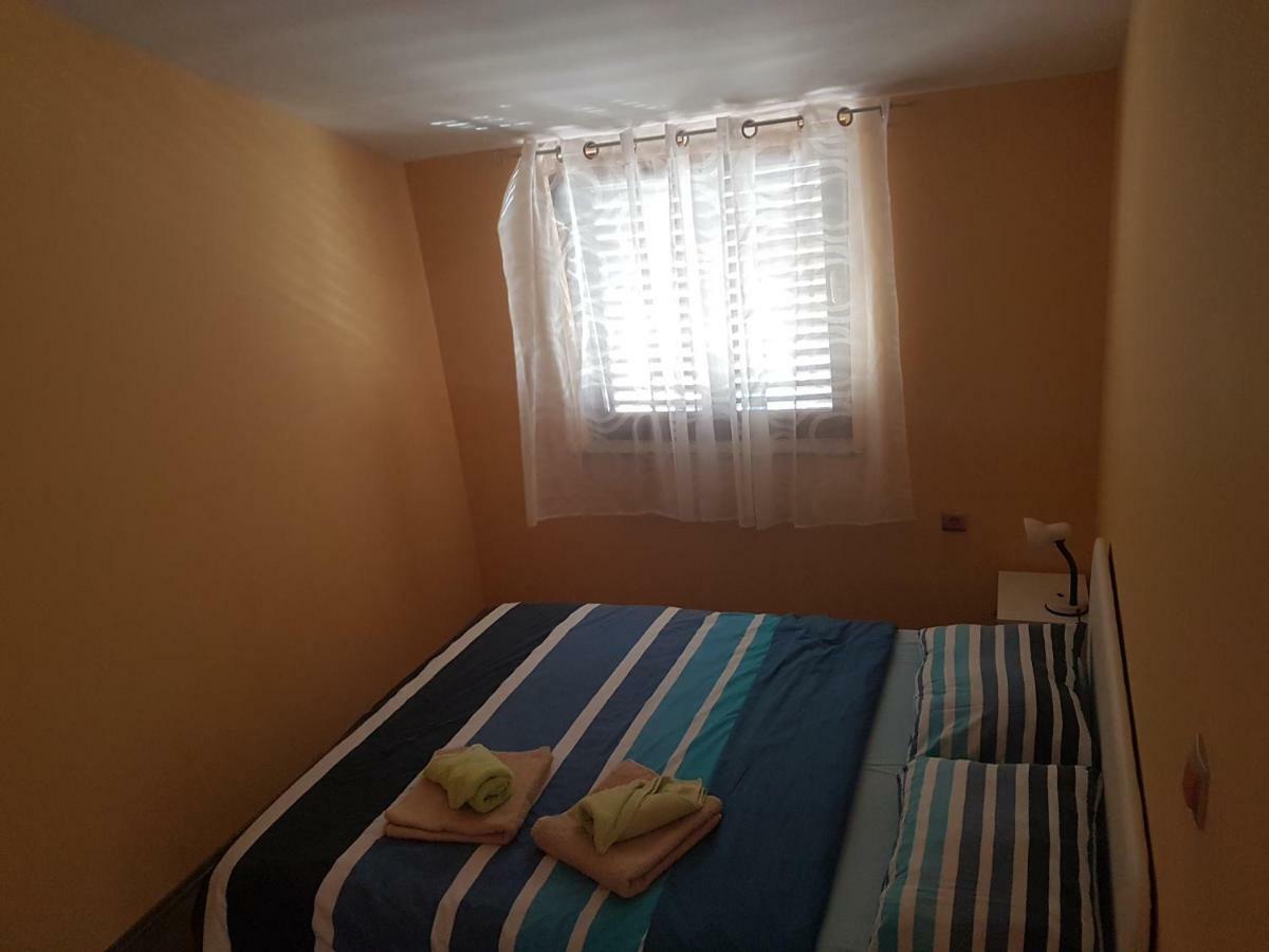 דירות Sveti Vid-Miholjice Apartman Vil מראה חיצוני תמונה